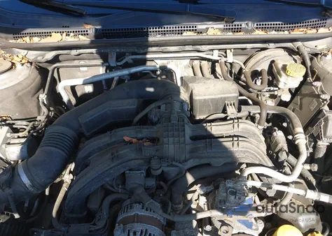 2020 Subaru Legacy Premium из США, поврежденный, VIN 4S3BWAC66L3018941